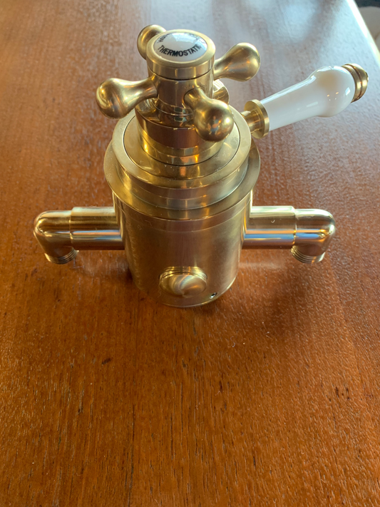 BRASS THERMOSTATIC VALVE