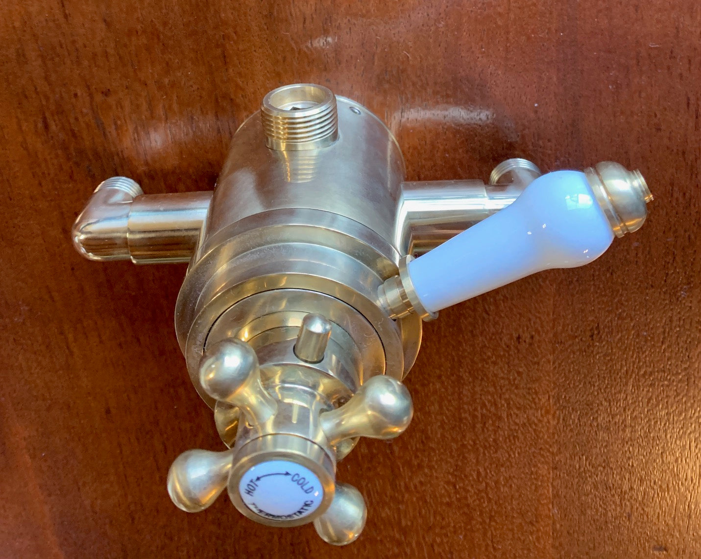 BRASS THERMOSTATIC VALVE